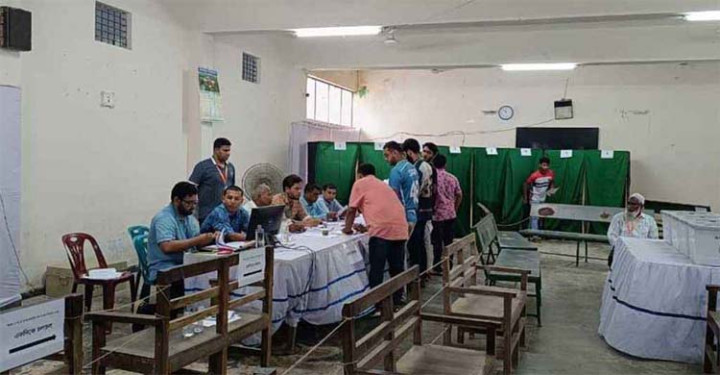 জাকসুর ভোট গণনা হবে হাতে
