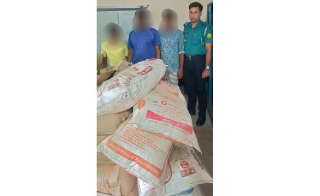 সিলেটে ৩ লাখ টাকার ভারতীয় ফুচকার ট্রাকসহ ৩ জন আটক