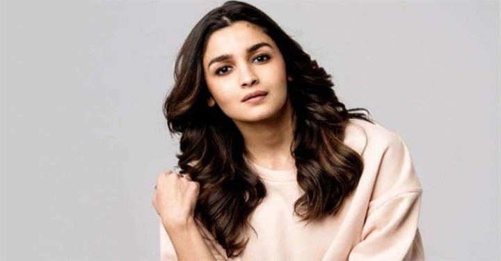 যে সিনেমায় ২৫ কোটি টাকা পারিশ্রমিক নিলেন আলিয়া ভাট