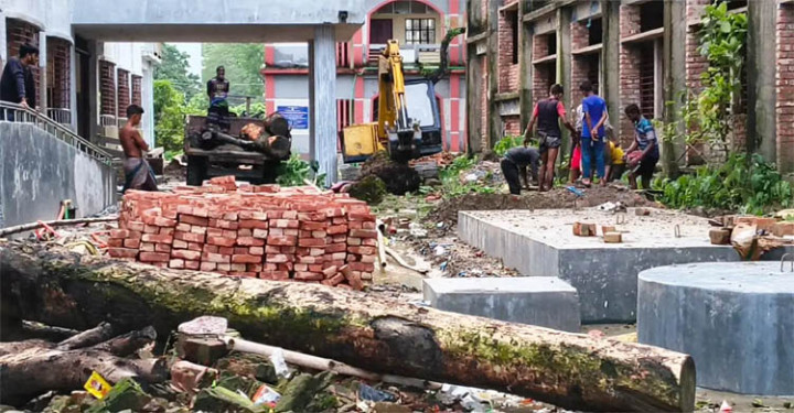 সুনামগঞ্জে বিদ্যালয়ের ১৩টি গাছ কেটে বাড়িতে নিলেন প্রধান শিক্ষক