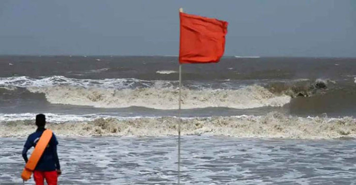 বঙ্গোপসাগরে লঘুচাপ, ৪ সমুদ্রবন্দরে সতর্ক সংকেত