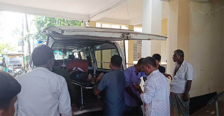 ছেলের ছুরিকাঘাতে মা-বাবার মৃত্যু
