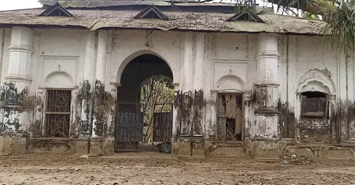 মৌলভীবাজারে ধ্বংসের মুখে ৩০০ বছরের জমিদার বাড়ি