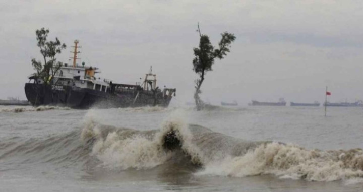 গভীর নিম্নচাপে উত্তাল বঙ্গোপসাগর, সব সমুদ্রবন্দরে সতর্কতা জারি