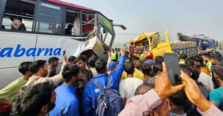 ৭ বছরে সড়কে ঝড়ল ৭ হাজার ৩৬৪ শিক্ষার্থীর প্রাণ