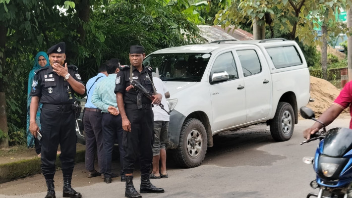 সিলেটে র‌্যাবের যৌথ অভিযানে ১০টি যানবাহনের মালিককে জরিমানা