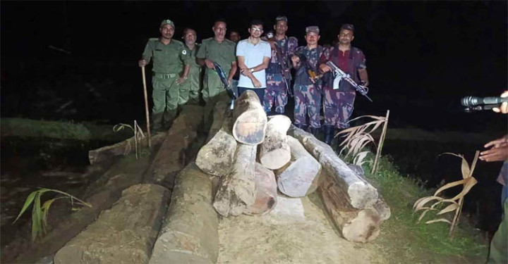 মৌলভীবাজারে যৌথ অভিযানে সেগুন কাঠ জব্দ