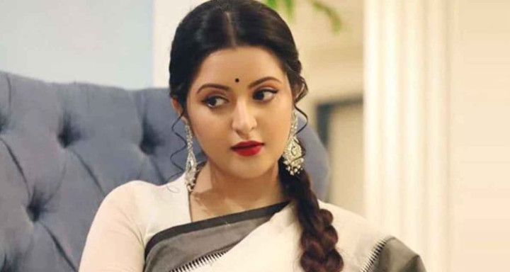 মানুষ আমাকে কোনো পুরুষের সঙ্গে দেখতে চায় না: পরীমণি