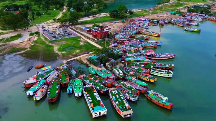 সুনামগঞ্জে হাউজবোটের ভিড়ে হুমকিতে হাওর, তবু সঠিক সংখ্যা জানা নেই কর্তৃপক্ষের