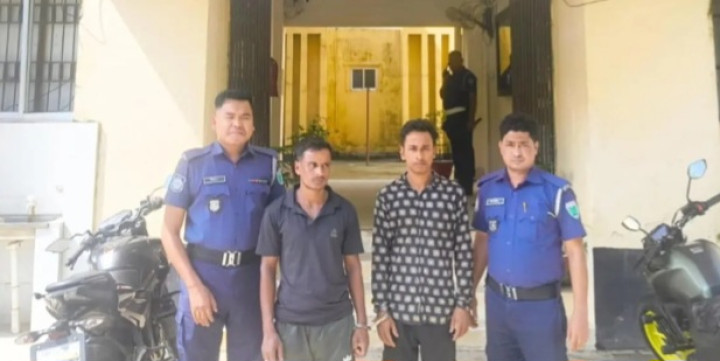 সিলেটে ভারতীয় চোরাই পণ্যসহ  আটক ২ চোরাকারবারি 