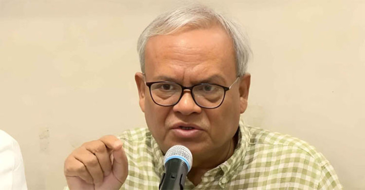 বিভেদ চললে শেখ হাসিনা প্যারাসুট নিয়ে বাংলাদেশে নামার চেষ্টা করবেন: রিজভী