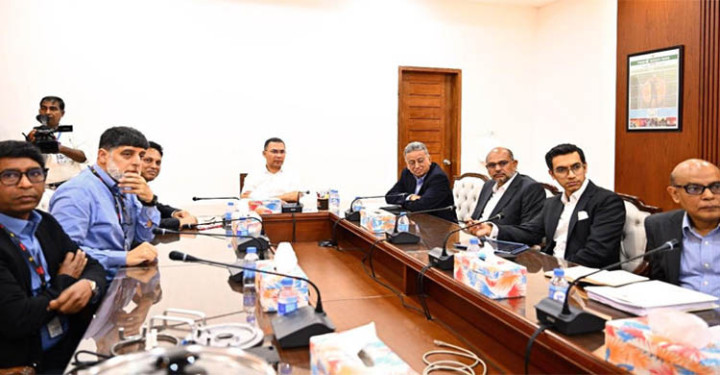 সরকারি ভবনে এবার সৌর বিদ্যুৎ, প্রধানমন্ত্রীর তিন নির্দেশ