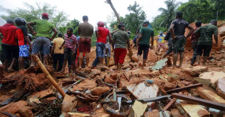 ভয়াবহ বন্যা-ভূমিধসে নিহত ৭