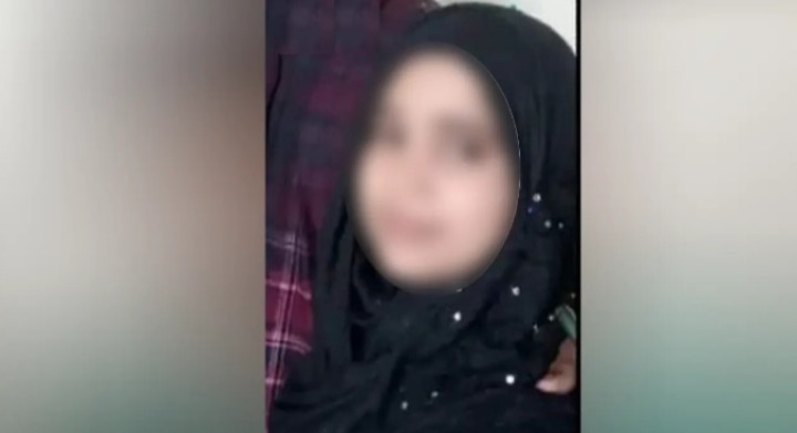 সুনামগঞ্জে ৩ সন্তান রেখে প্রেমিকের বাড়িতে গৃহবধূর অনশন