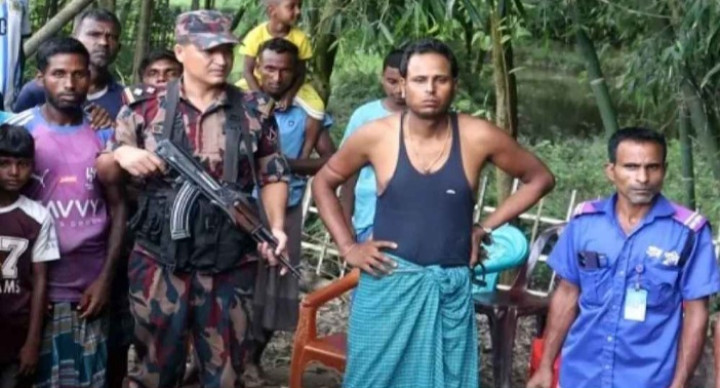 বাংলাদেশিকে বিএসএফ নিয়ে যাওয়ায় ভারতীয়কে ধরে আনলো গ্রামবাসী