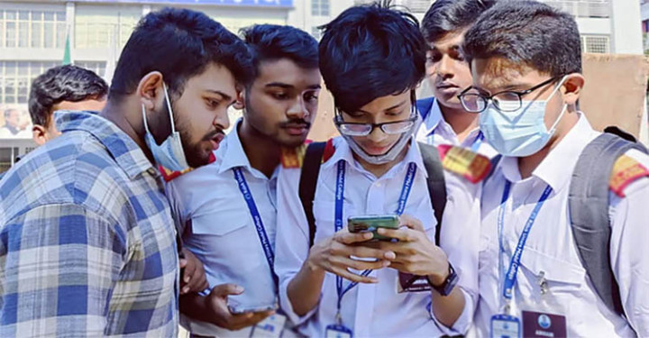 এসএসসি ও সমমানের পরীক্ষার ফল প্রকাশ, পাসের হার ৬২.২৫