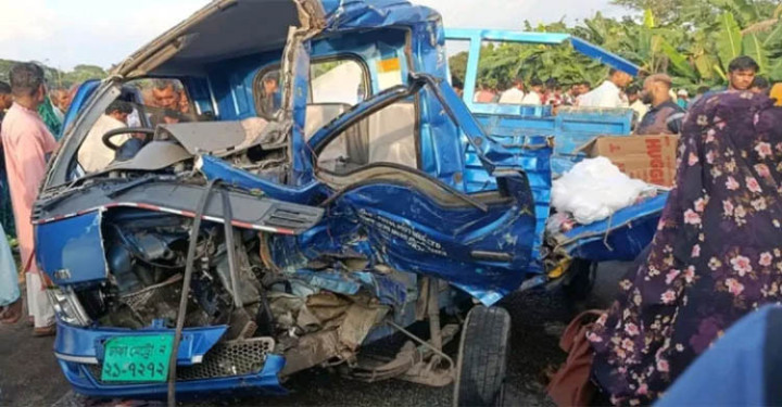 ১১ ঘণ্টার ব্যবধানে সড়কে ঝরে গেল ৮ প্রাণ