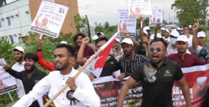 সুনামগঞ্জে নিষিদ্ধ ঘোষিত ছাত্রলীগের মিছিল