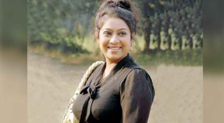 শাবনূরের রহস্যময় ৫ শব্দের পোস্ট নিয়ে আলোচনা তুঙ্গে