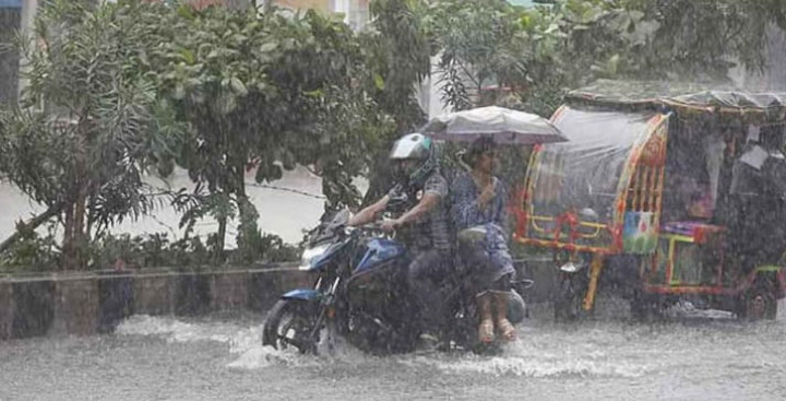 সারাদেশে মাঝারি ভারী বর্ষণের আভাস