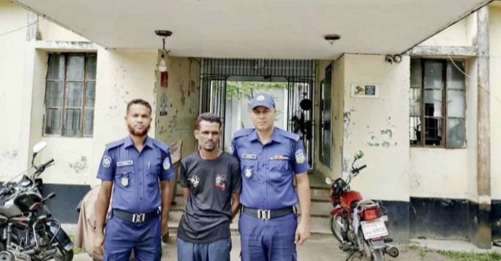 মেয়েকে ধর্ষণের অভিযোগে বাবা গ্রেফতার