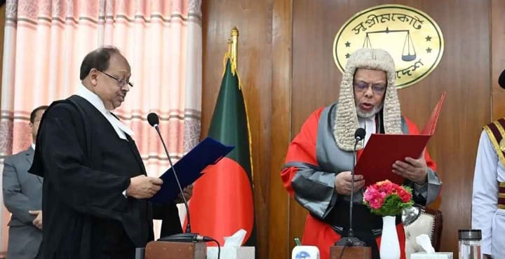 শপথ নিলেন বিচারপতি হাবিবুল গনি