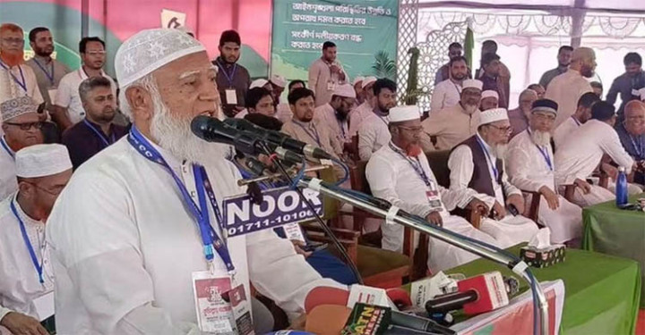 রাস্তায় নেমেছি ঘরে তেল-গ্যাস-বিদ্যুৎ ফিরিয়ে দেওয়ার জন্য: জামায়াত আমির 