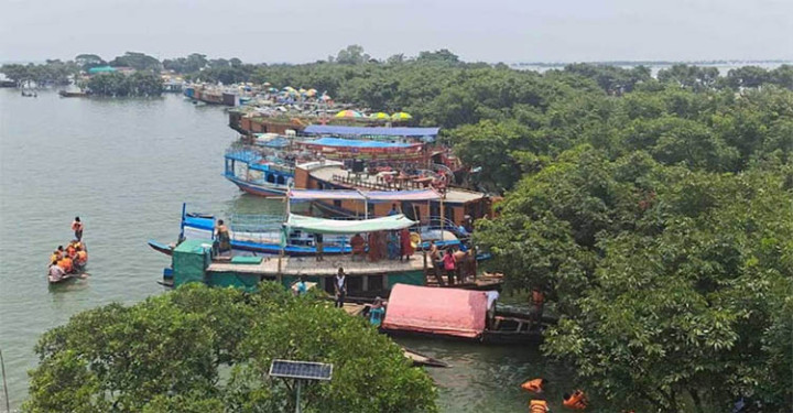 সুনামগঞ্জে টাঙ্গুয়ার হাওরে পর্যটকদের জন্য প্রশাসনের জরুরি নির্দেশনা