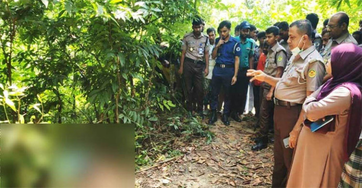 ঝোপে পড়েছিল স্বামীর মরদেহ, যা বললেন স্ত্রী