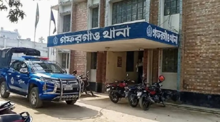 প্রবাসীর বাড়িতে ডাকাতি, ছেলের সামনে মাকে সংঘবদ্ধ ধর্ষণের অভিযোগ