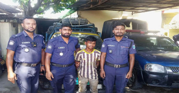 সিলেটে ৩০টি ভারতীয় টায়ারসহ যুবক আটক