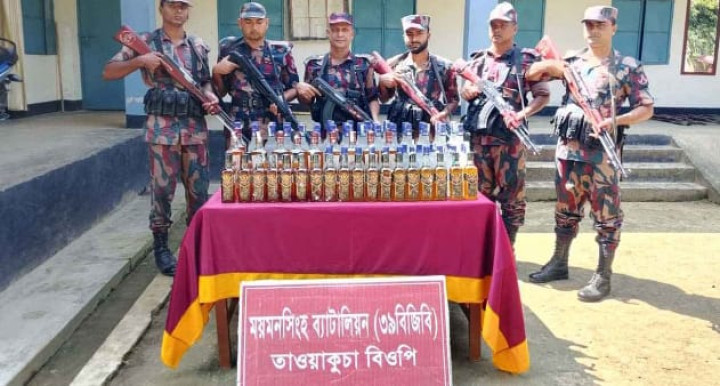বিপুল পরিমাণ ভারতীয় মদ জব্দ