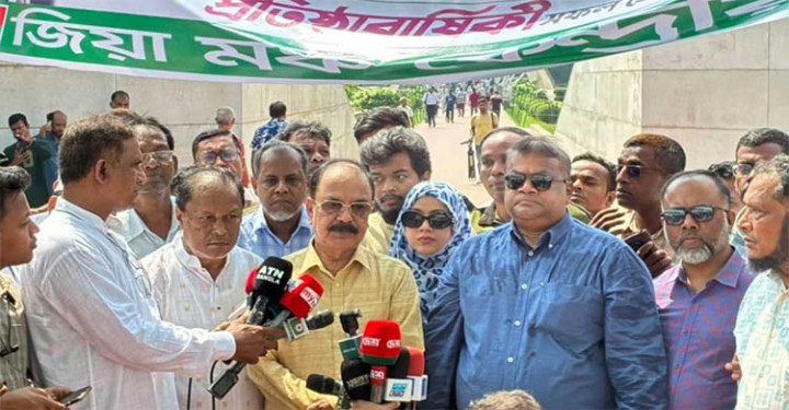 ফ্যাসিবাদের চরিত্র বহনকারী অনেকেই দেশে বসে আছে: গয়েশ্বর
