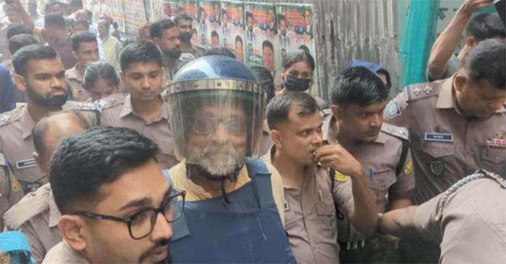 আখতারুজ্জামানের জামিন শুনানিতে এজলাসে হট্টগোল, বাইরে হাতাহাতি