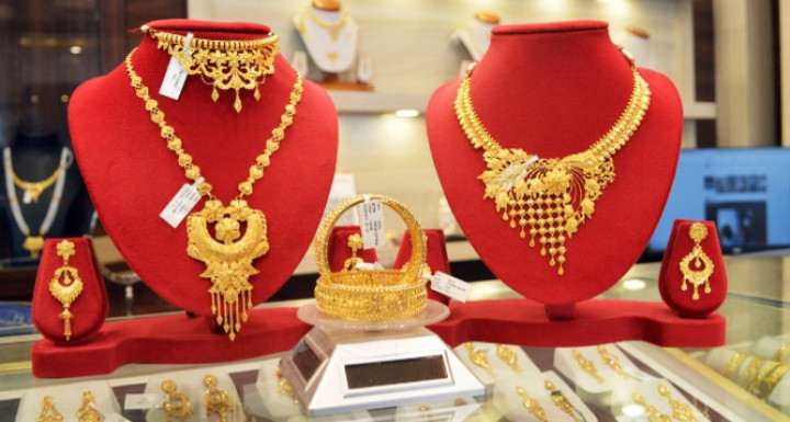 দেশের বাজারে কমলো সোনার দাম