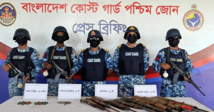 বিপুল অস্ত্র ও গোলাবারুদ উদ্ধার