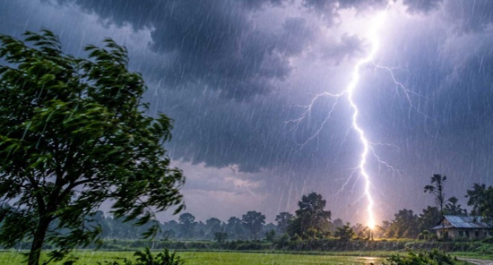 বজ্রপাতে প্রাণ গেল ৮ বছরের শিশুর