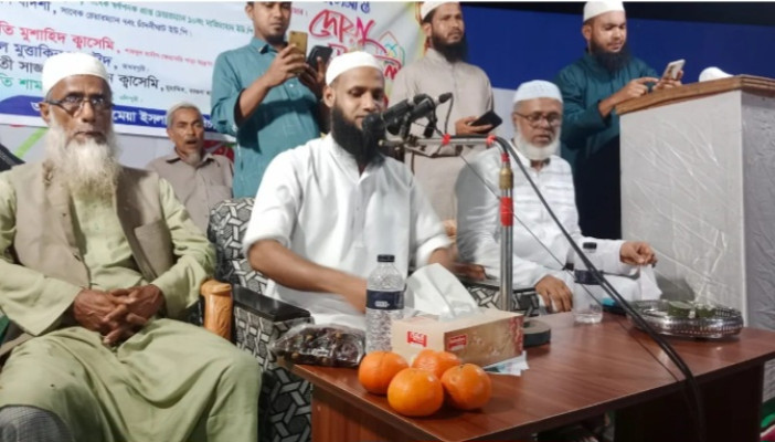 মৌলভীবাজারে এক হালি কমলা অর্ধলাখ টাকায় বিক্রি