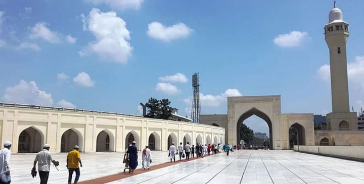 জুমার দিন দুই খুতবার মাঝে যেসব দোয়া পড়বেন
