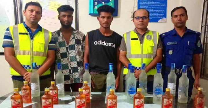 মৌলভীবাজারে ভারতীয় মদসহ আটক ২ যুবক