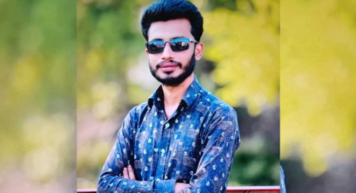 সুনামগঞ্জে টাকা নিয়ে’ ফ্যামিলি কার্ড দেওয়ার ভিডিও ভাইরাল