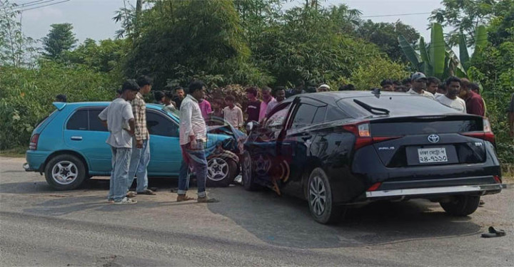 সিলেটে ২ প্রাইভেটকারের মুখোমুখি সংঘর্ষে নিহত ১,আহত ৩