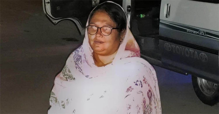 ভারতে যাওয়ার সময় যুব মহিলা লীগ নেত্রী আটক