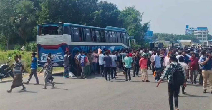 বাস-ইজিবাইক সংঘর্ষে নিহত ২