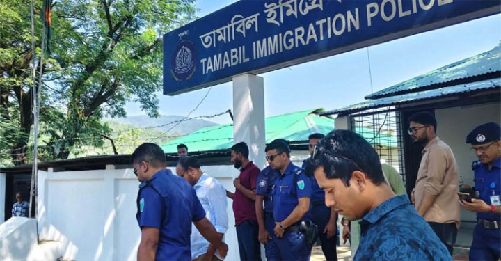 সিলেট তামাবিল ইমিগ্রেশনে আটক আওয়ামী লীগের সভাপতি 
