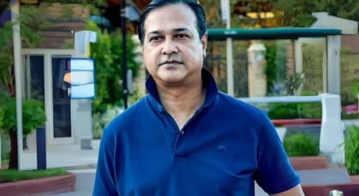 সঙ্গীতশিল্পী আসিফ আকবরের গাড়ি লক্ষ্য করে গুলি