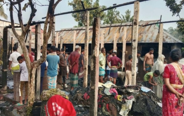 হবিগঞ্জে ভয়াবহ অগ্নিকাণ্ডে পুড়ল বসতঘর