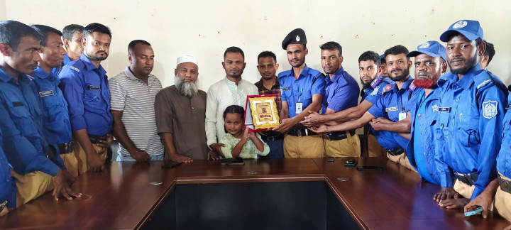 গোয়াইনঘাট প্রেসক্লাবের সাধারণ সম্পাদকে গ্রাম পুলিশ বাহিনীর সংবর্ধনা