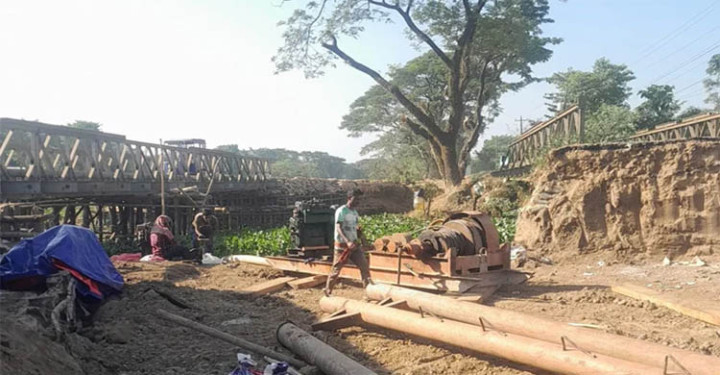 সুনামগঞ্জে ২টি সেতুর কাজ বন্ধ, এমপির বিরুদ্ধে চাঁদা দাবির অভিযোগ