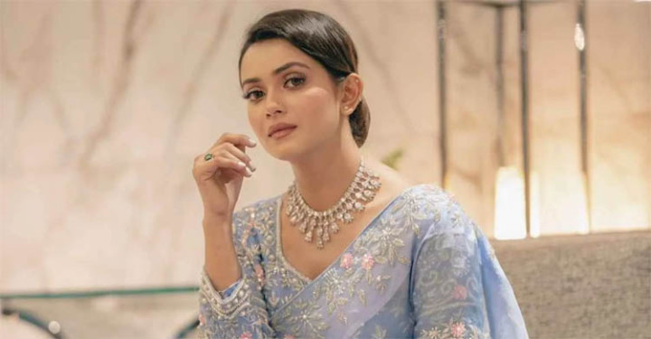 অভিনেত্রী তানজিন তিশাকে আইনি নোটিশ